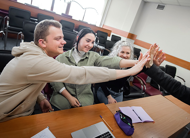 4 Bridging Borders in Education